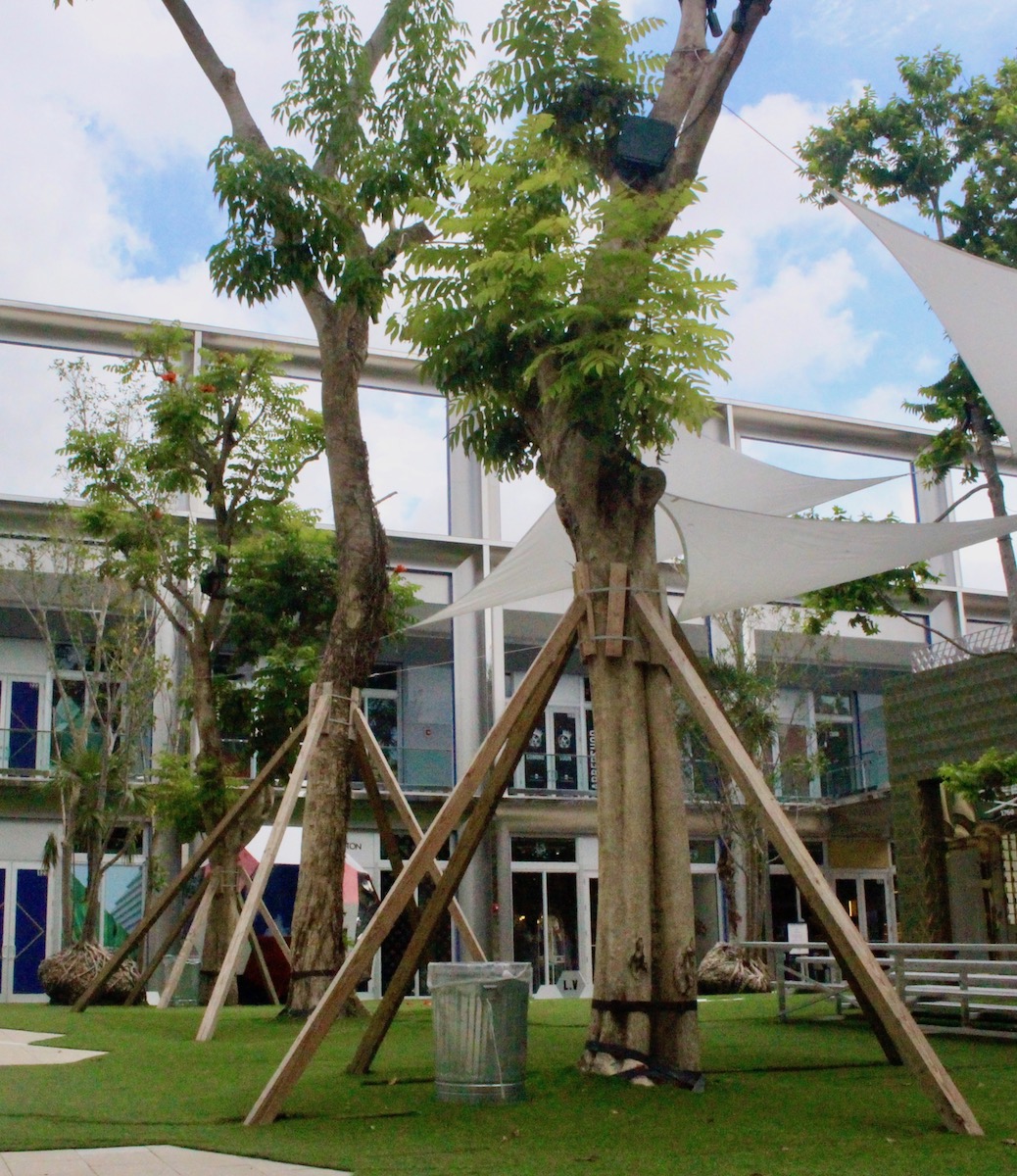 Louis Vuitton and the FIFA World Cup association transform the famous  Paradise Plaza of the Miami Design District into a football field. – Miami  Niche